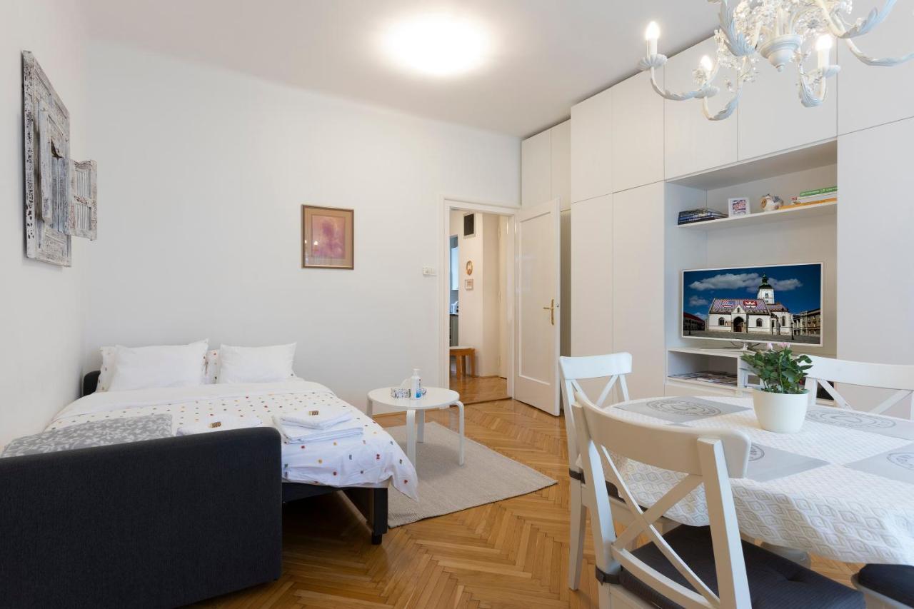 Vedrana-Near Centre And Free Garage, Electricity For Electric Cars Zagreb Buitenkant foto